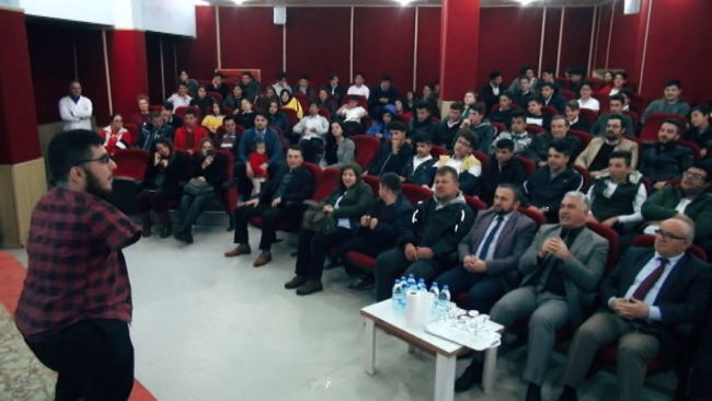 İki kolu olmayan Volkan Oğuz her ihtiyacını kendi karşılıyor